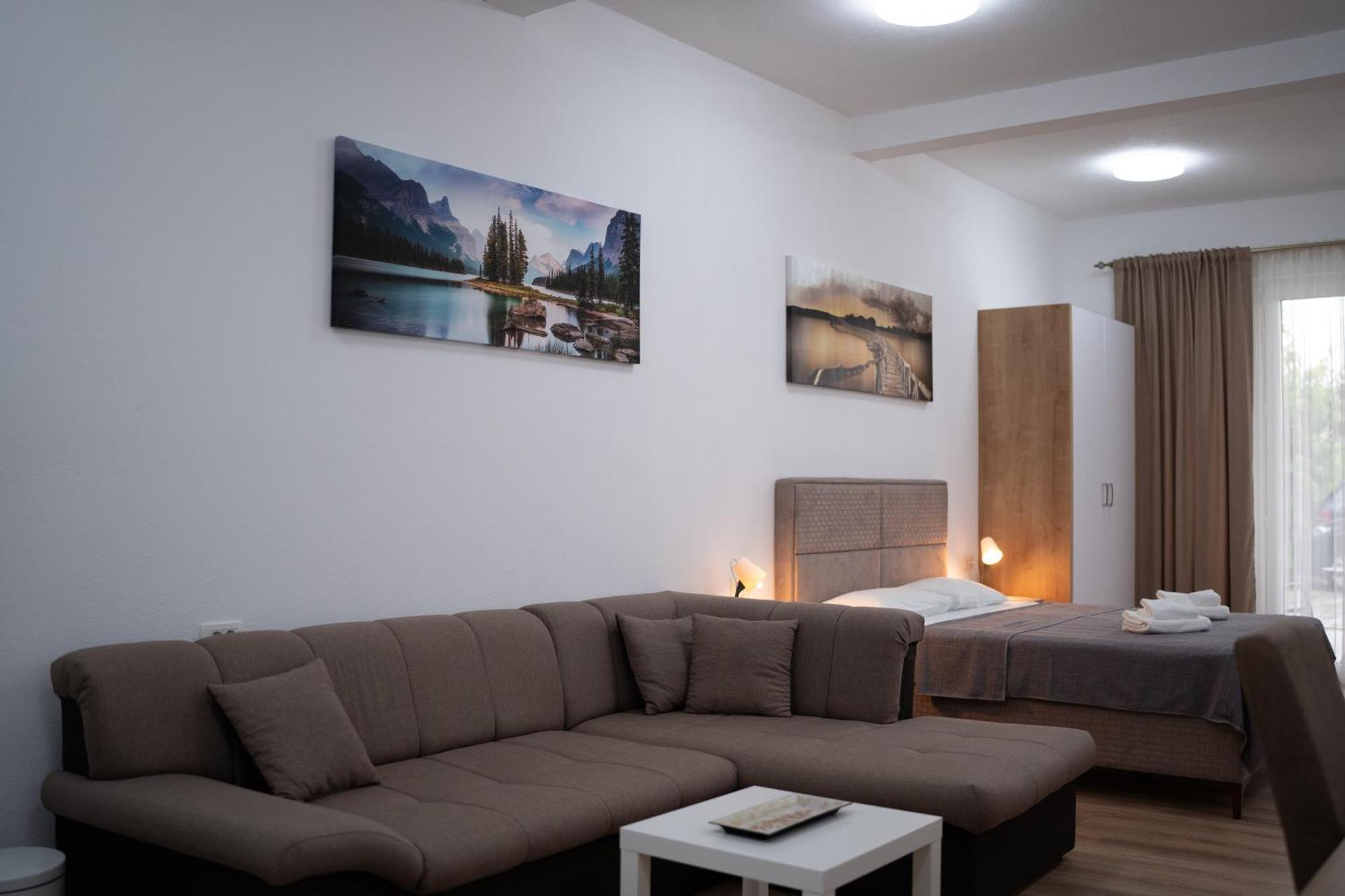 Dane Apartment Airport Podgorica Mitrovici  Eksteriør bilde