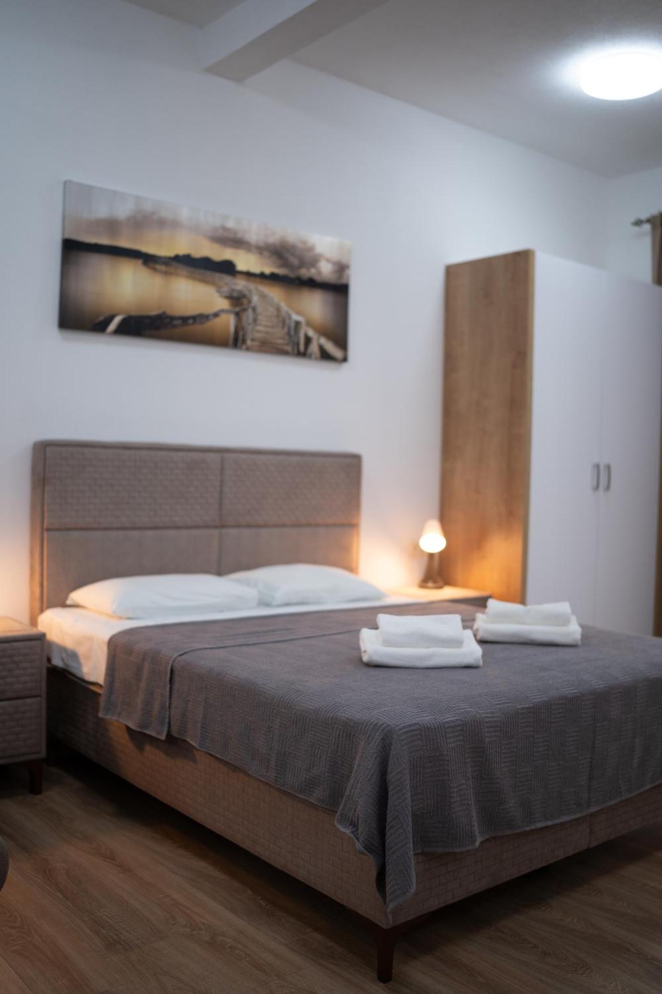 Dane Apartment Airport Podgorica Mitrovici  Eksteriør bilde