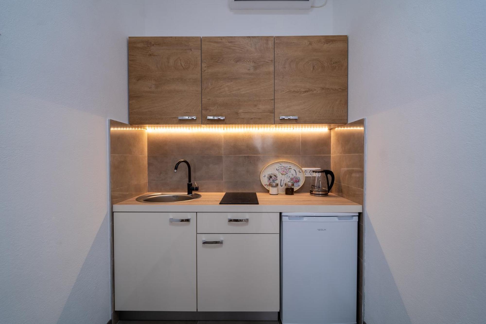 Dane Apartment Airport Podgorica Mitrovici  Eksteriør bilde