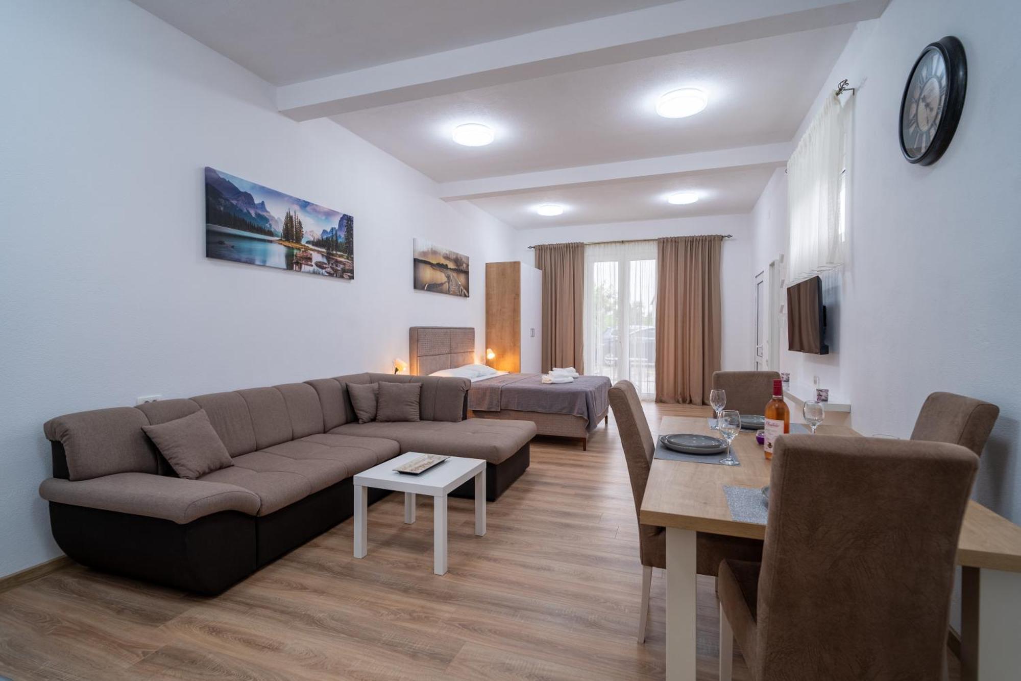 Dane Apartment Airport Podgorica Mitrovici  Eksteriør bilde