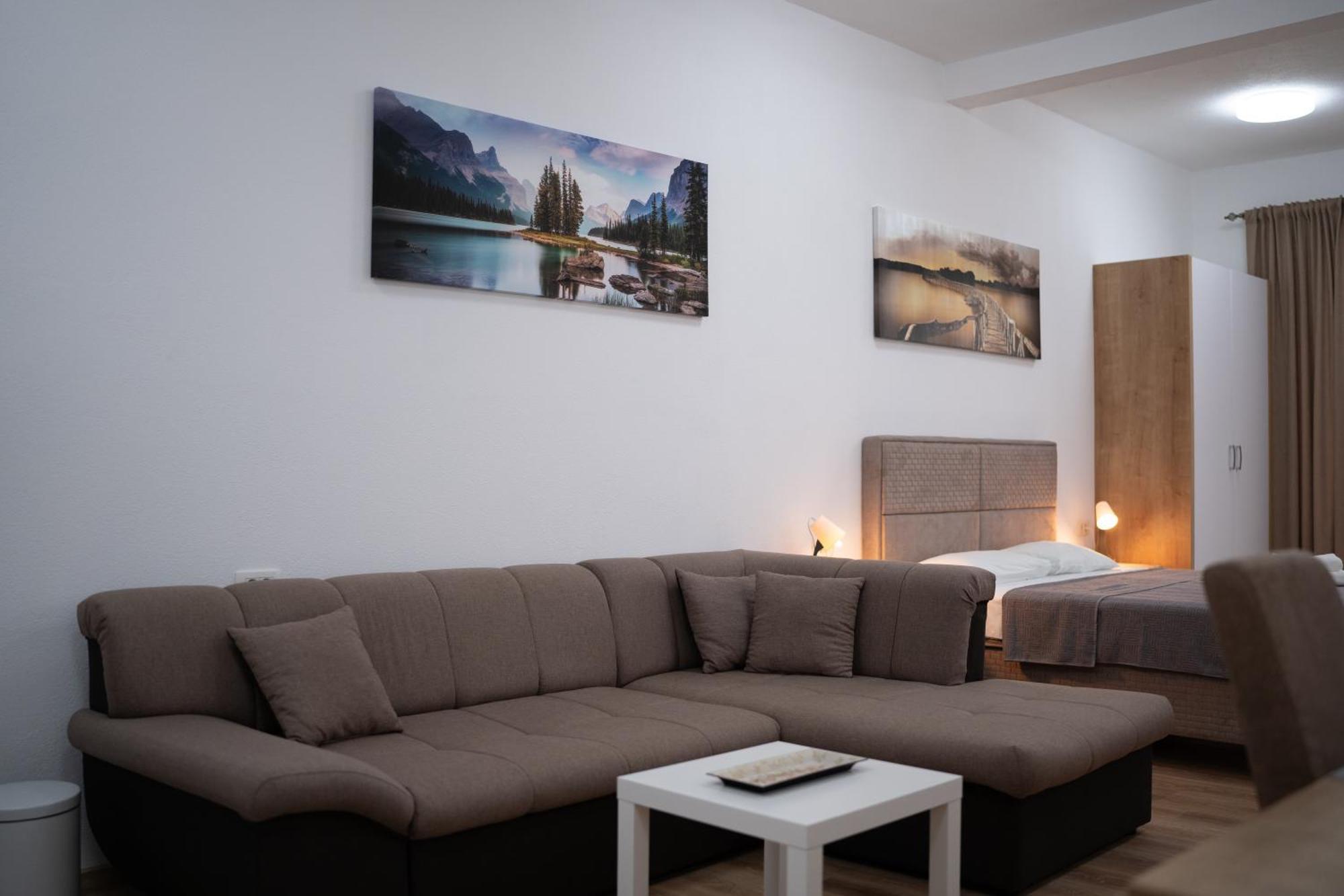 Dane Apartment Airport Podgorica Mitrovici  Eksteriør bilde
