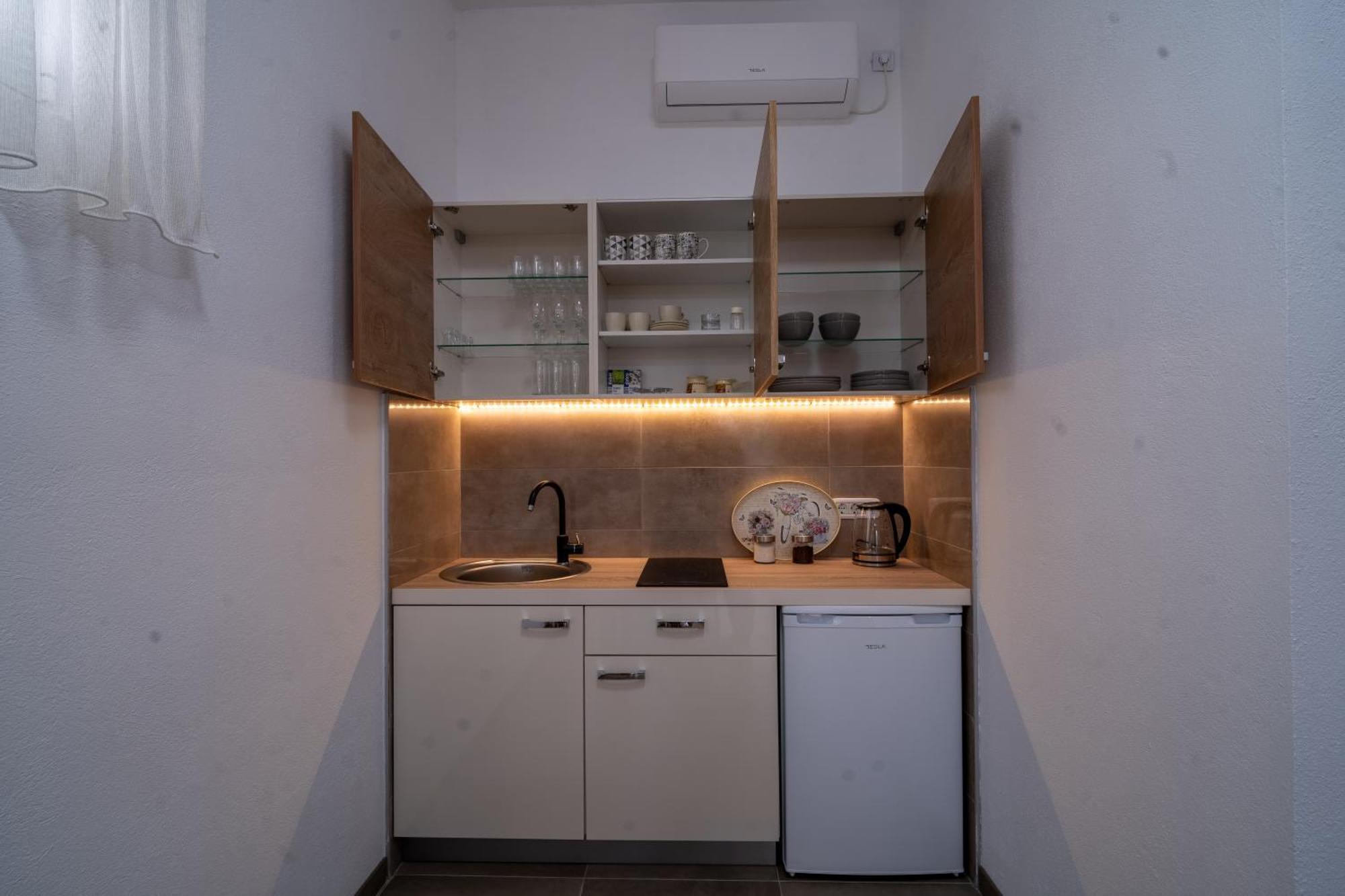 Dane Apartment Airport Podgorica Mitrovici  Eksteriør bilde